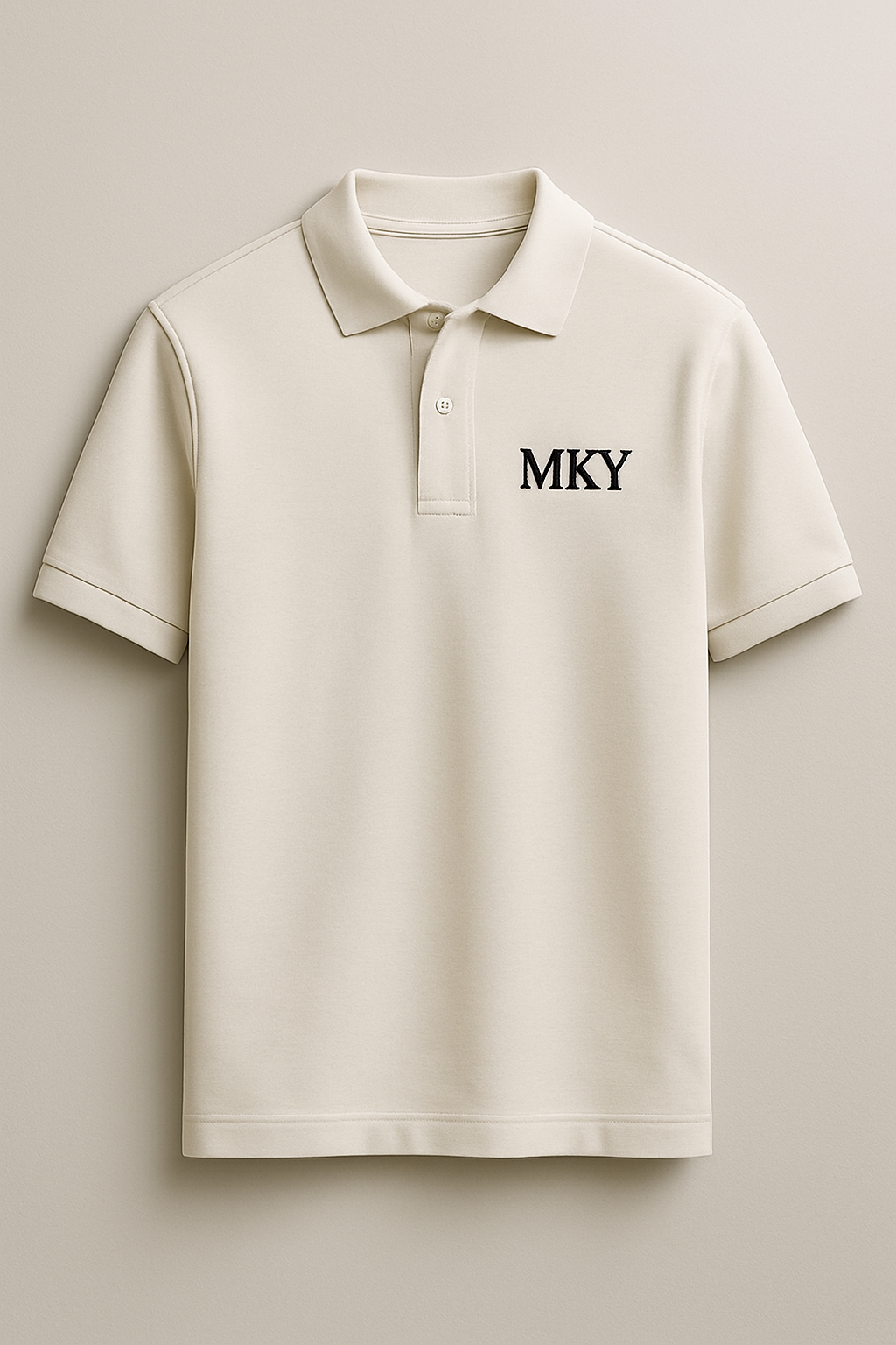 Polo hommes MKAYLS porté, style élégant et décontracté, coupe ajustée